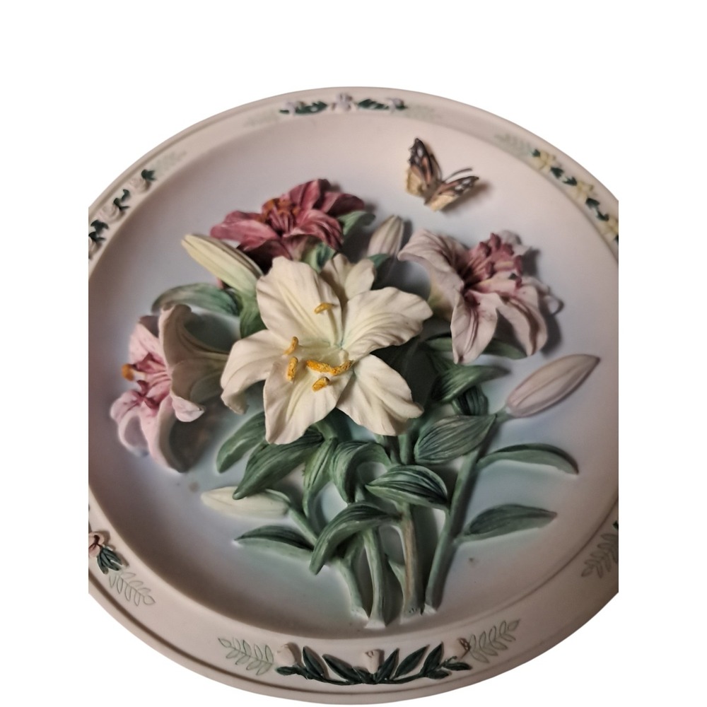 THE LILY GARDEN Plate Lena Liu's Beautiful Gardens #4. 3D Lillies And Butterfly - Picture 9 of 13